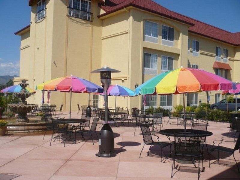 La Quinta Inn & Suites By Wyndham Loveland Estes Park Exterior photo