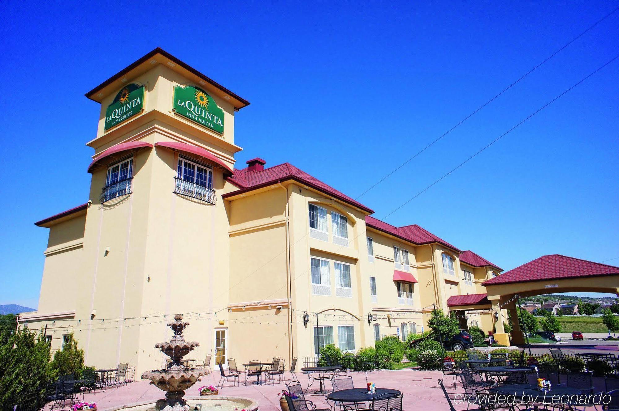 La Quinta Inn & Suites By Wyndham Loveland Estes Park Exterior photo